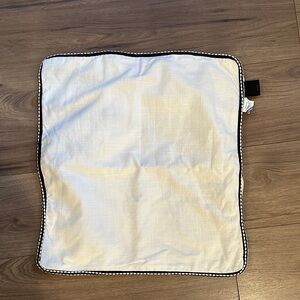 VILLA pillow cover. 100% cotton. 20 in square. Zipper closure.